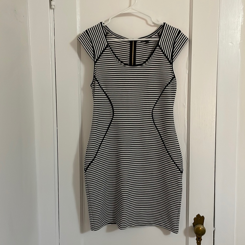 Express Body con Dress